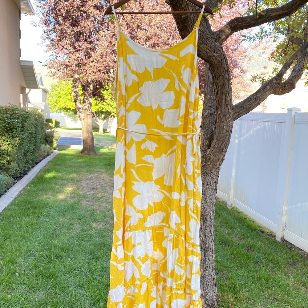 Ava Viv Yellow Floral Dress